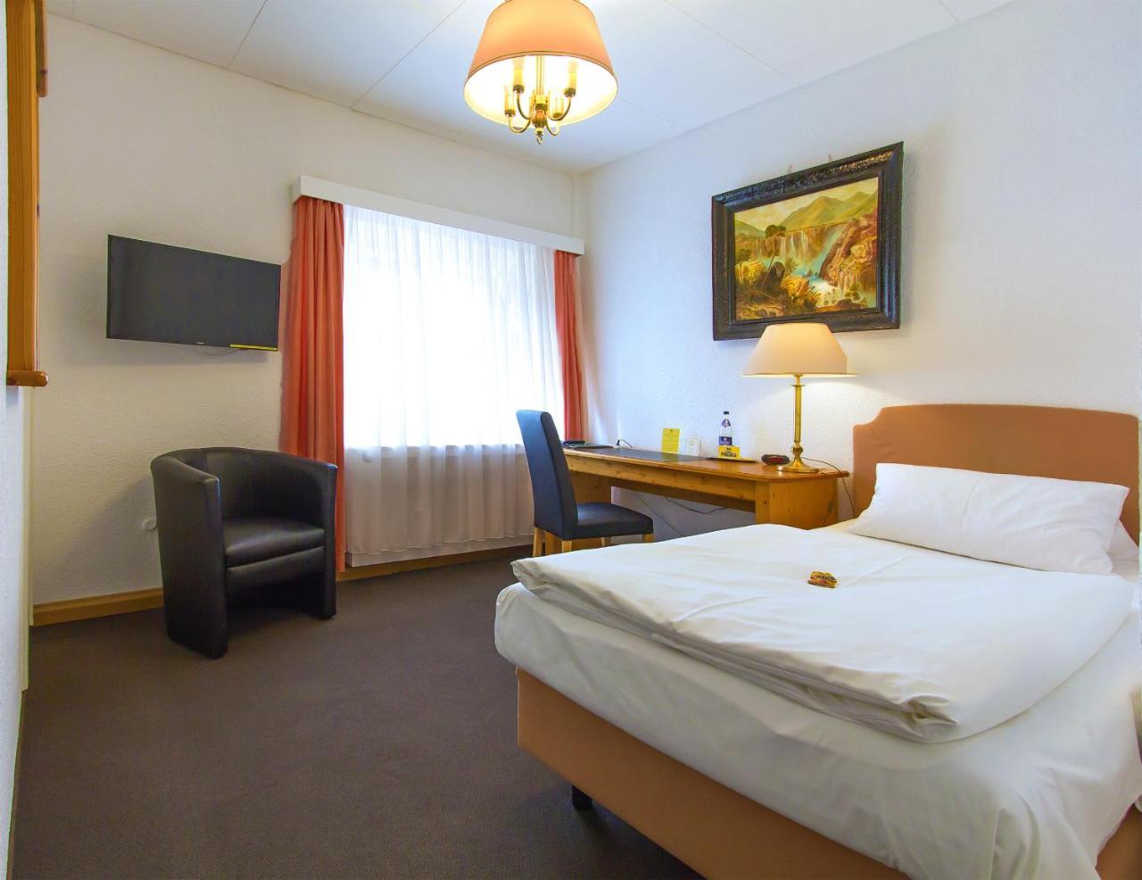 Hotel Adler Ingolstadt Exterior photo